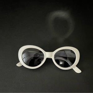 Vans off the wall clout goggle/nirvana style sunglasses